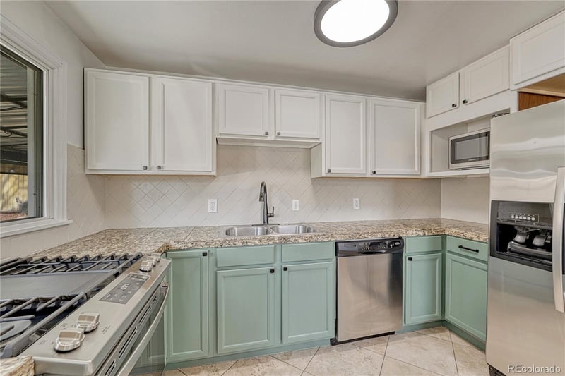 1111 S Perry St, Denver, CO 80219