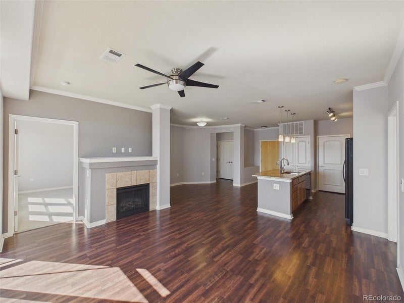 10184 Park Meadows Dr #1407, Lone Tree, CO 80124