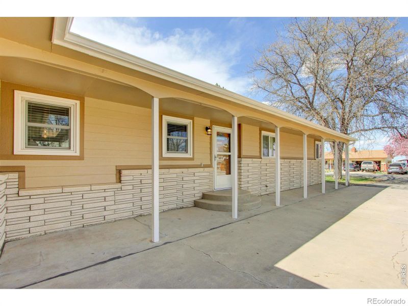 208 35th St SW, Loveland, CO 80537
