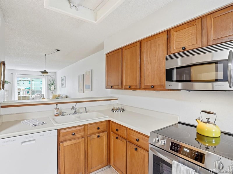 1818 S Quebec Way #4-2, Denver, CO 80231