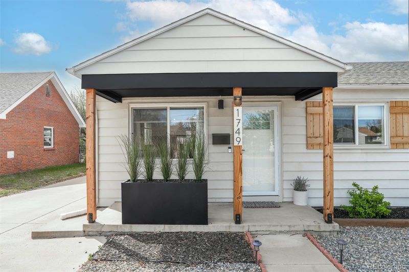1749 Havana St, Aurora, CO 80010