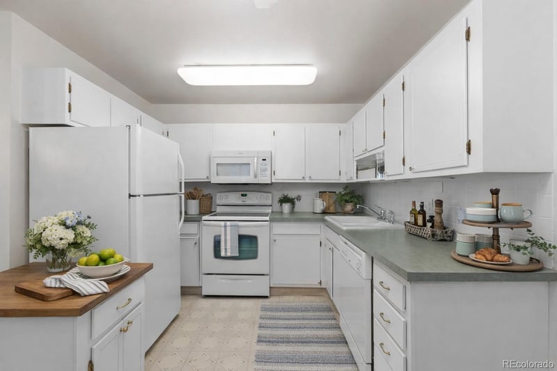 750 S Clinton St #2B, Denver, CO 80247