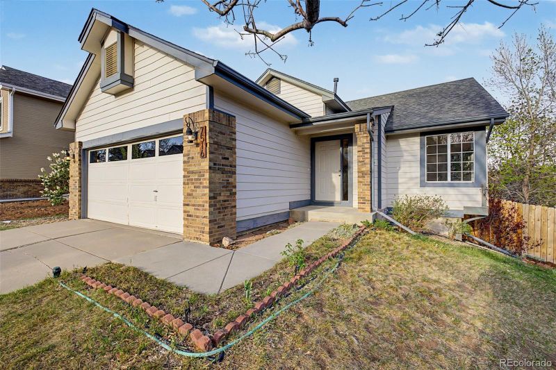 7516 Dawn Dr, Littleton, CO 80125