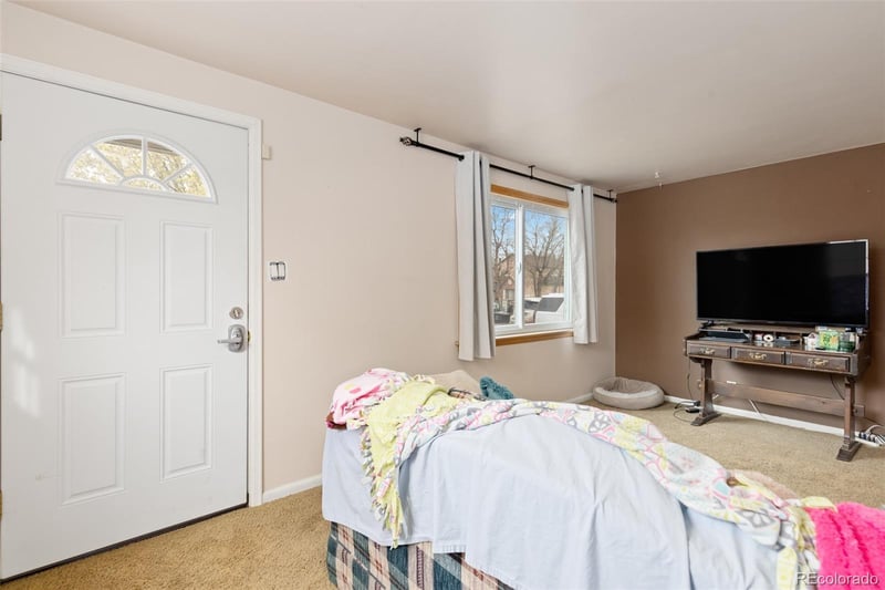 658 S Newton St, Denver, CO 80219