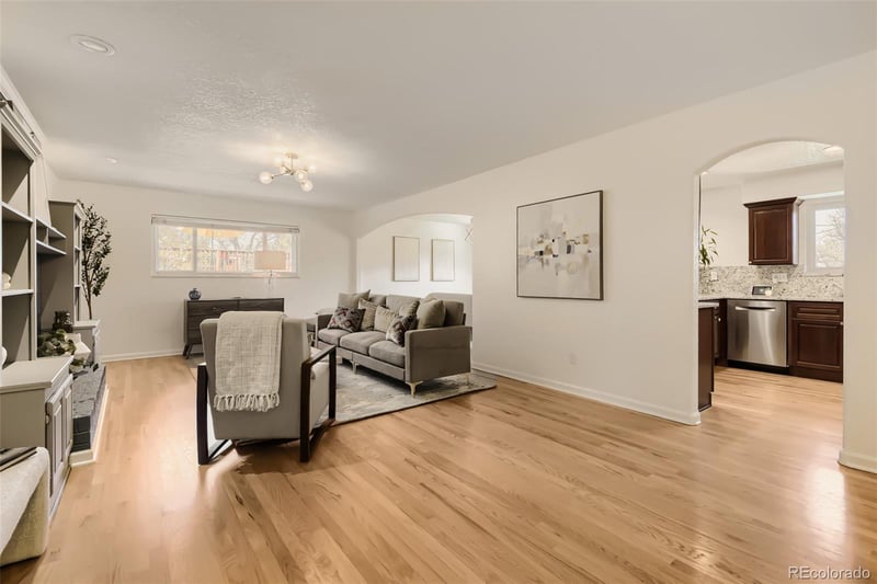 3038 S Akron Ct, Denver, CO 80231