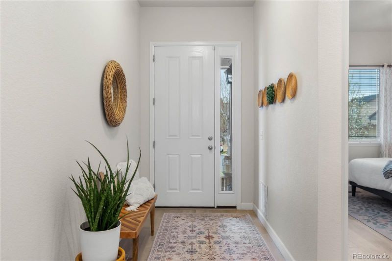 32 N Jackson Gap Way, Aurora, CO 80018