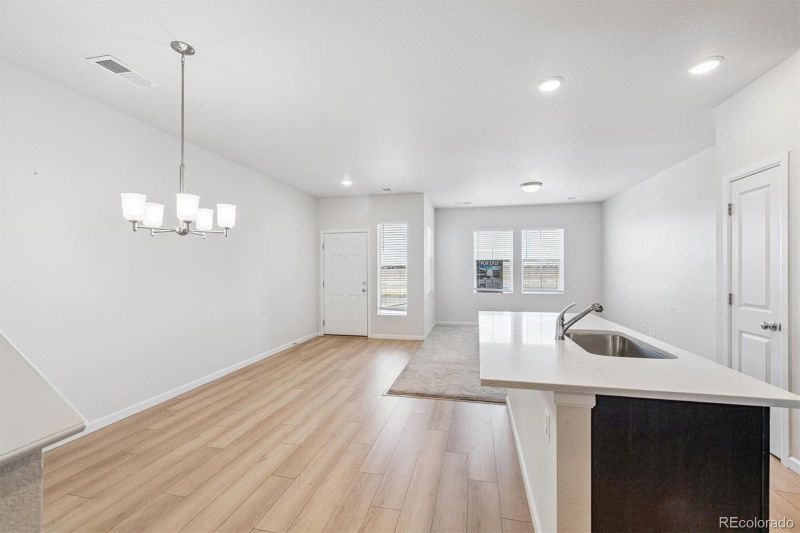 10581 Paris St #1002, Commerce City, CO 80640