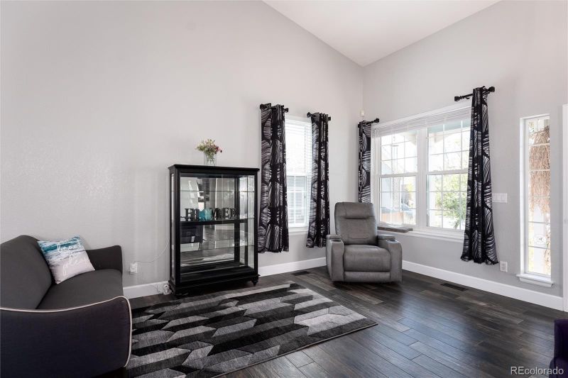 4826 S Ireland St, Aurora, CO 80015