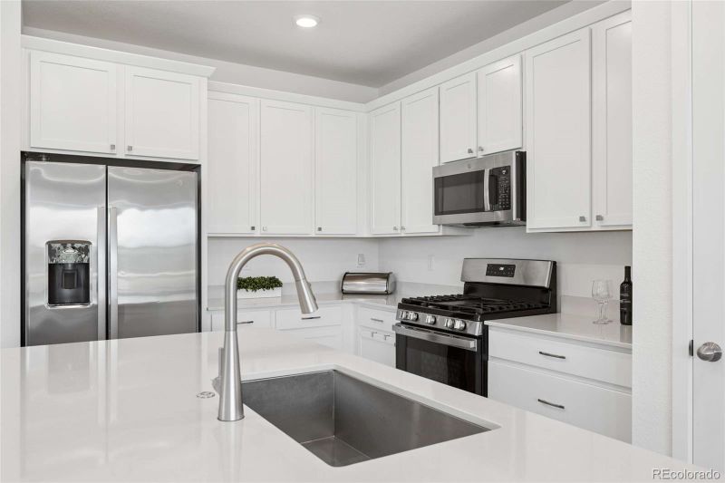 15979 Xanthia Way, Thornton, CO 80602