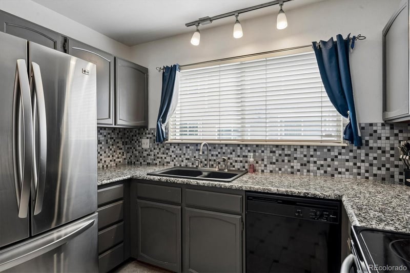 9087 Bear Mountain Dr, Highlands Ranch, CO 80126
