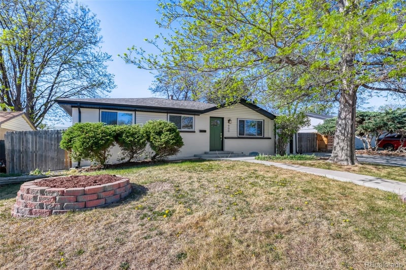 900 Essex Dr, Denver, CO 80229