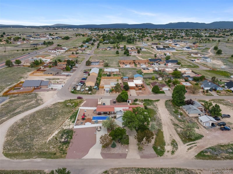 817 E Clarion Dr, Pueblo, CO 81007