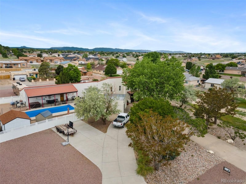817 E Clarion Dr, Pueblo, CO 81007