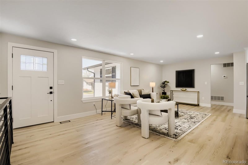 3158 S Dayton Ct, Denver, CO 80231