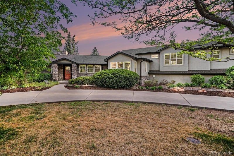 26 Lindenwood Dr, Littleton, CO 80120