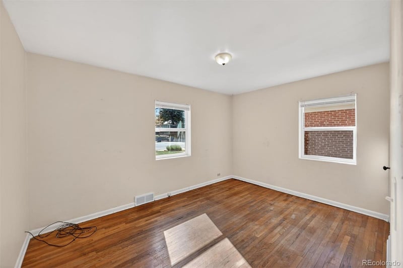 3051 S Downing St, Englewood, CO 80113