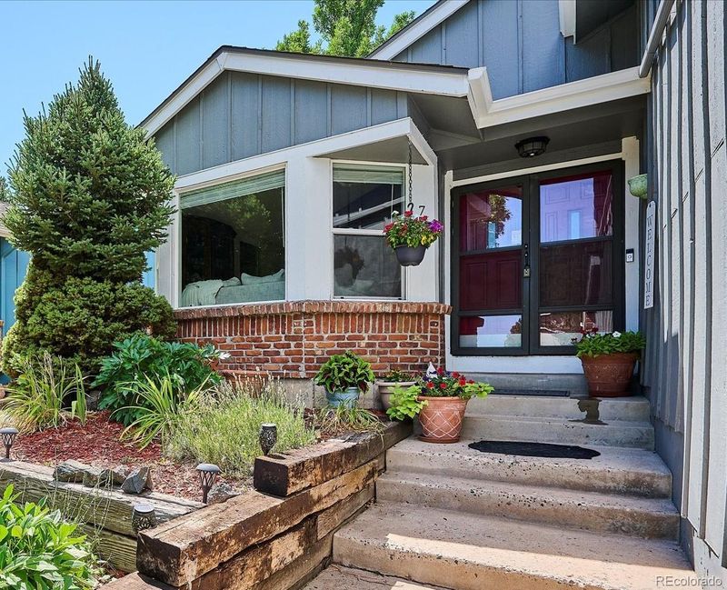 7705 S Hill Dr, Littleton, CO 80120