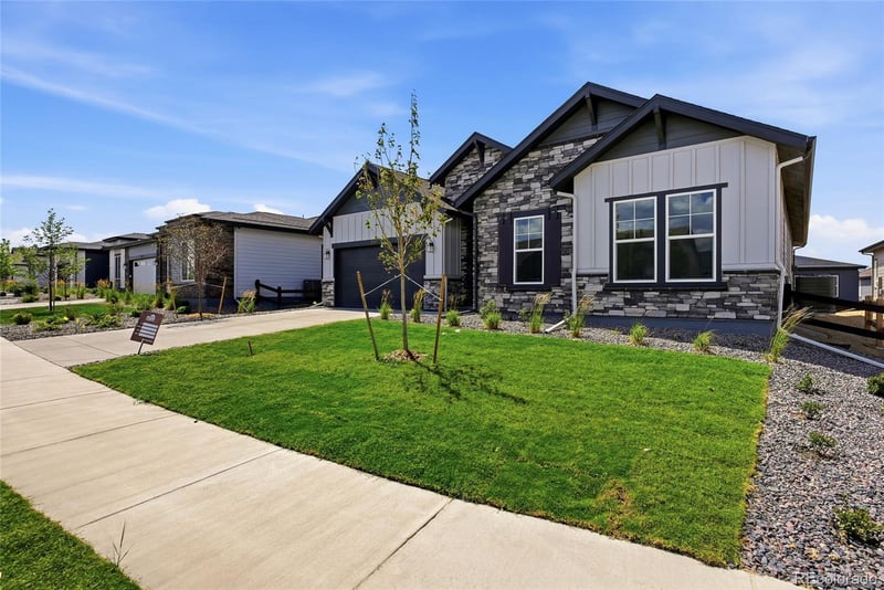 8867 S Riviera Ct, Aurora, CO 80016