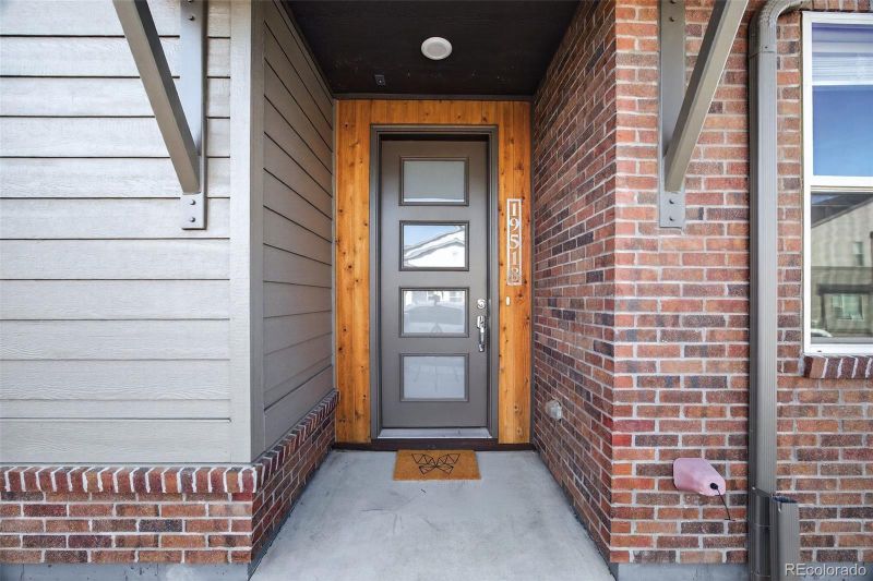 19518 E Sunset Cir, Centennial, CO 80015