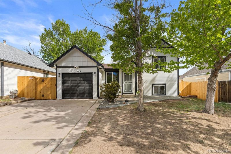 17485 E Chenango Dr, Aurora, CO 80015