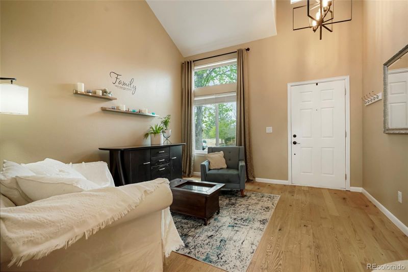 6090 S Yampa St, Aurora, CO 80016