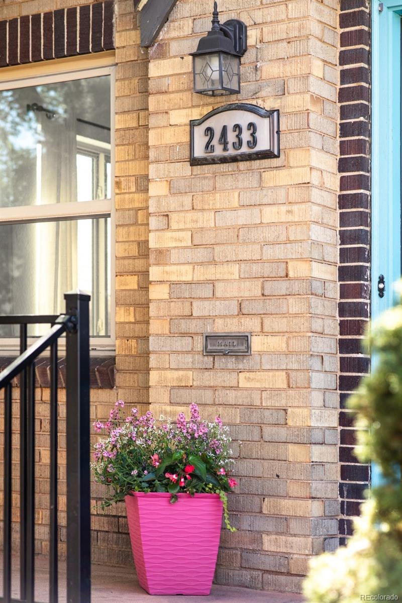 2433 N Irving St, Denver, CO 80211