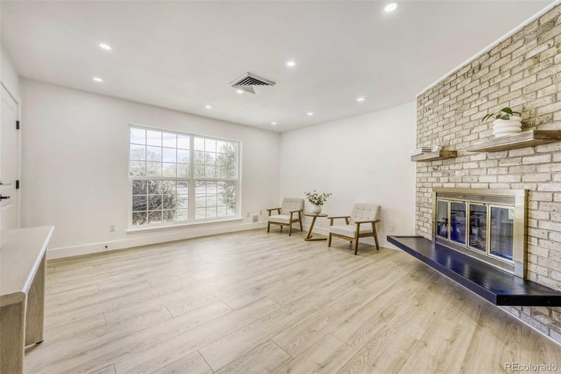 3855 S Monaco St #103, Denver, CO 80237