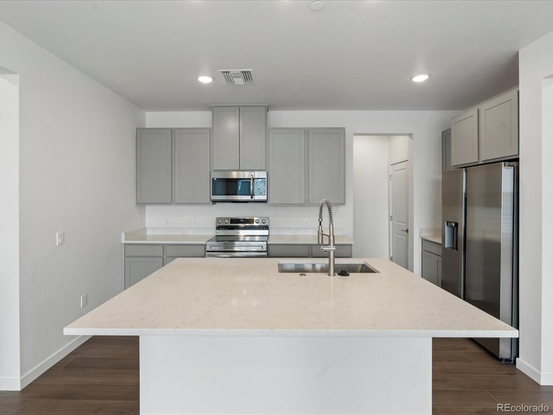 6153 N Ceylon St #308, Denver, CO 80249