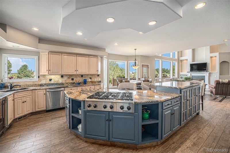 6387 Willow Springs Dr, Morrison, CO 80465