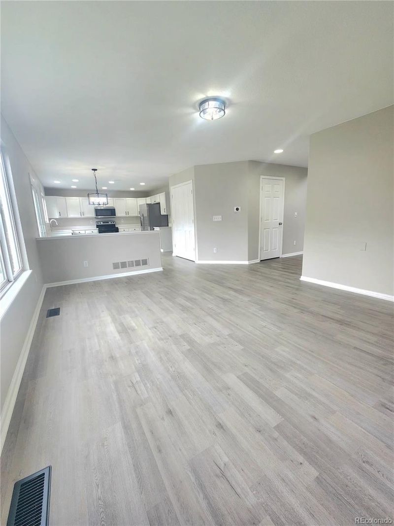 19913 E 59th Ave, Aurora, CO 80019