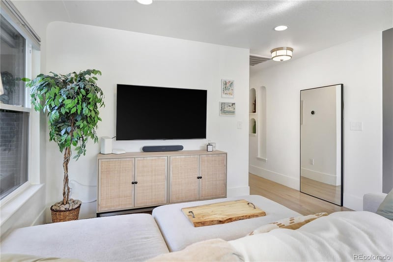 350 Hudson St, Denver, CO 80220