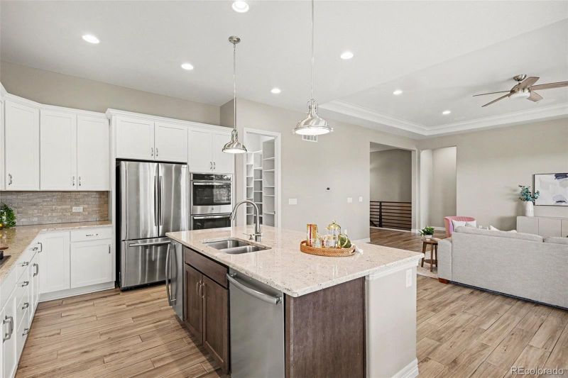 6610 S Addison Way, Aurora, CO 80016