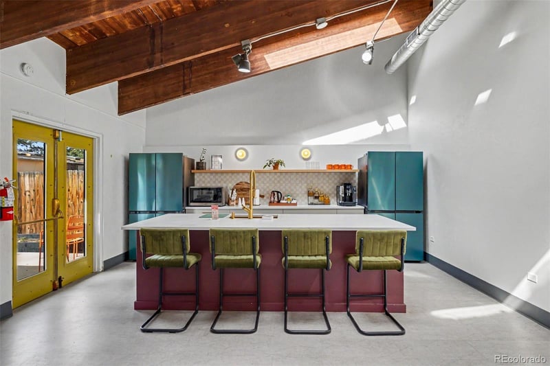 10085 W 18th Ave, Lakewood, CO 80215