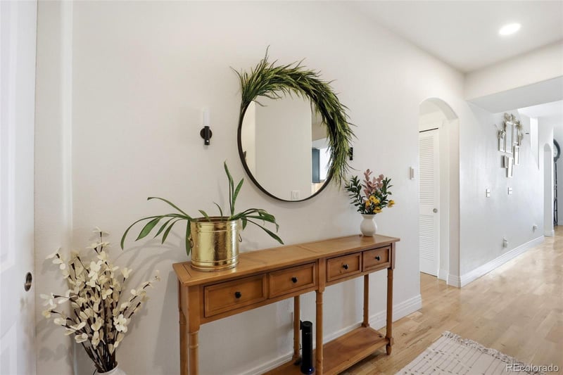 9079 E Panorama Cir #512, Englewood, CO 80112