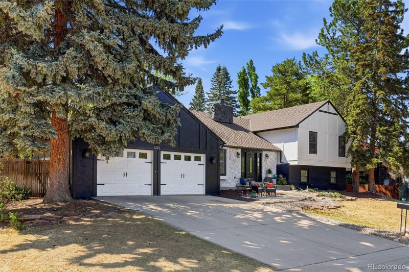 1271 Bellaire St, Broomfield, CO 80020