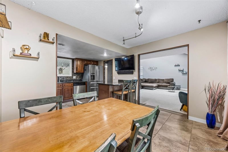 2496 S Vaughn Way #D, Aurora, CO 80014