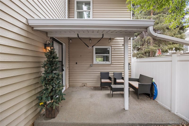 2496 S Vaughn Way #D, Aurora, CO 80014