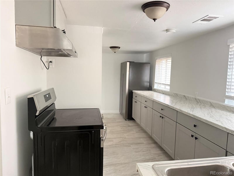 1092 S Newton St, Denver, CO 80219