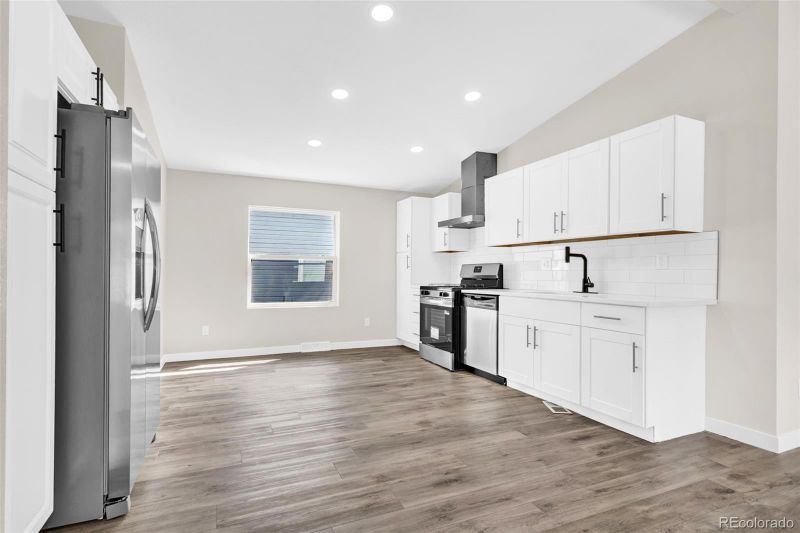 6635 E 78th Ave, Commerce City, CO 80022