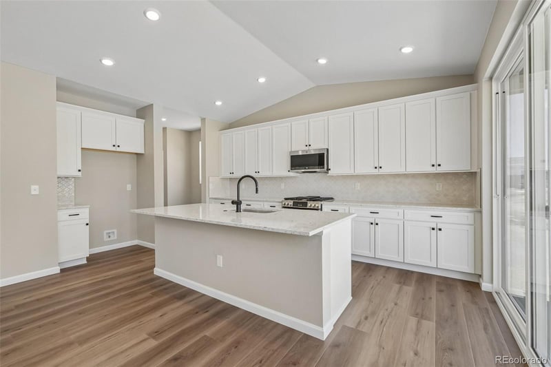 24406 E 35th Dr, Aurora, CO 80019