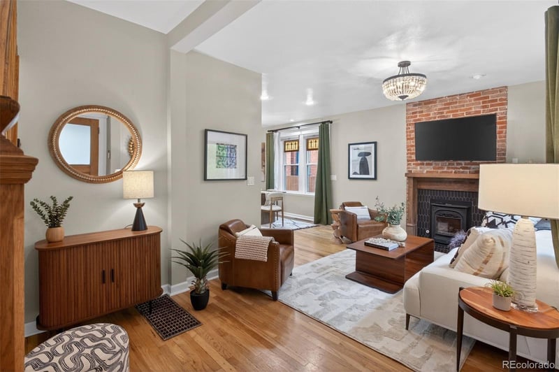 2340 N Vine St, Denver, CO 80205