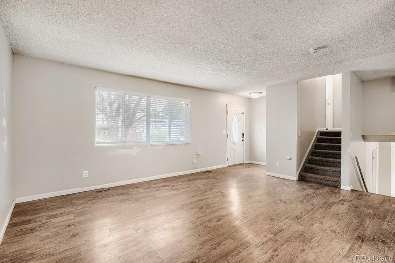 2061 S Richfield St, Aurora, CO 80013
