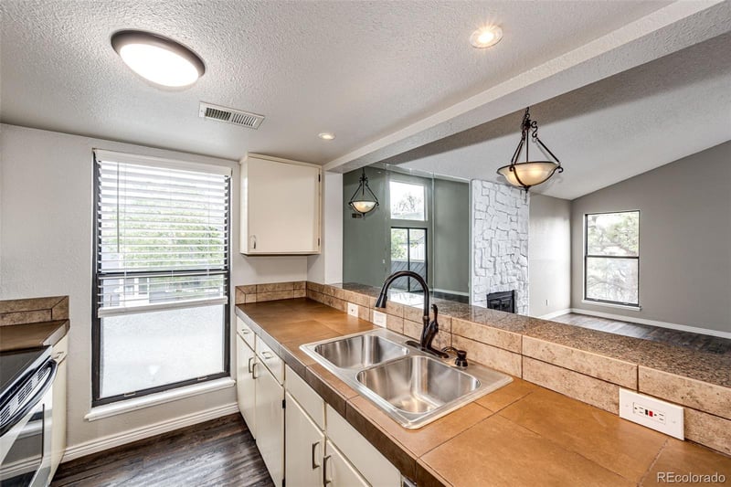 9837 E Peakview Ave #D11, Englewood, CO 80111