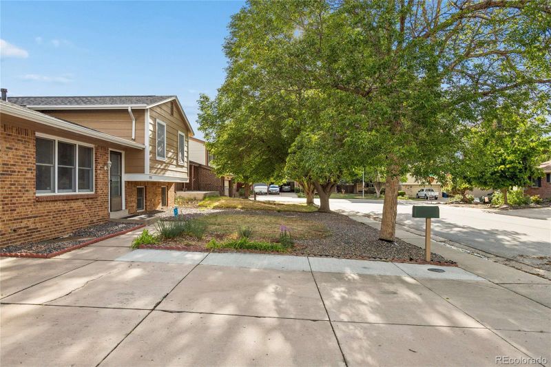 13958 E Idaho Dr, Aurora, CO 80012