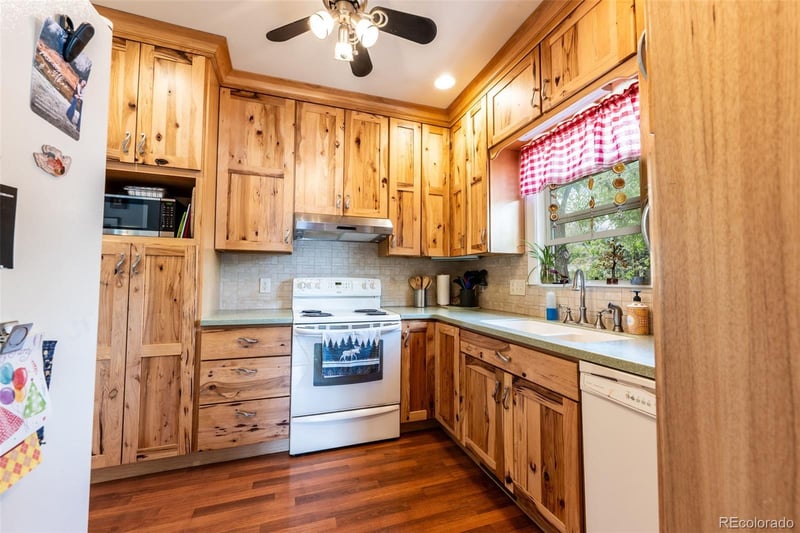1922 W Cucharras St, Colorado Springs, CO 80904