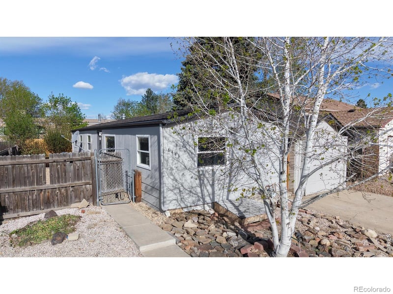 8413 Peakview Dr, Fort Collins, CO 80528