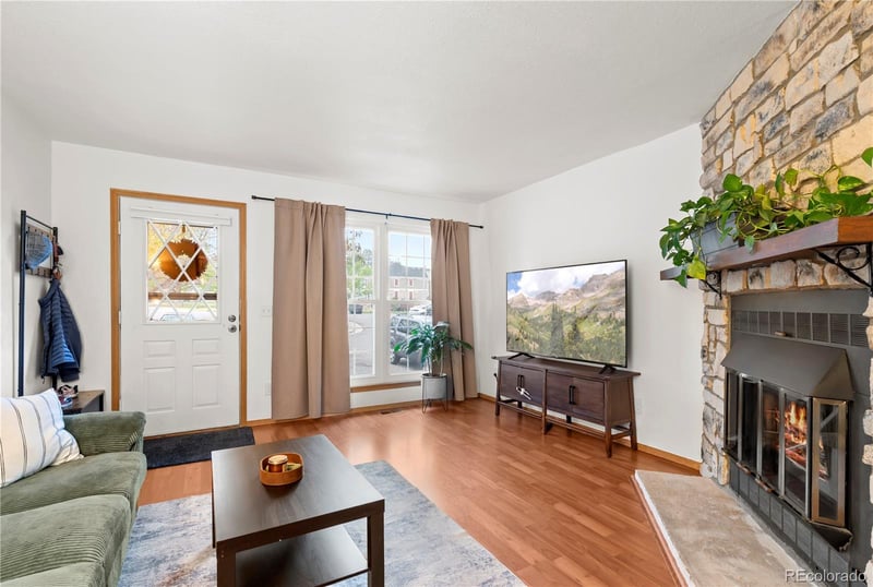 1242 S Idalia St, Aurora, CO 80017