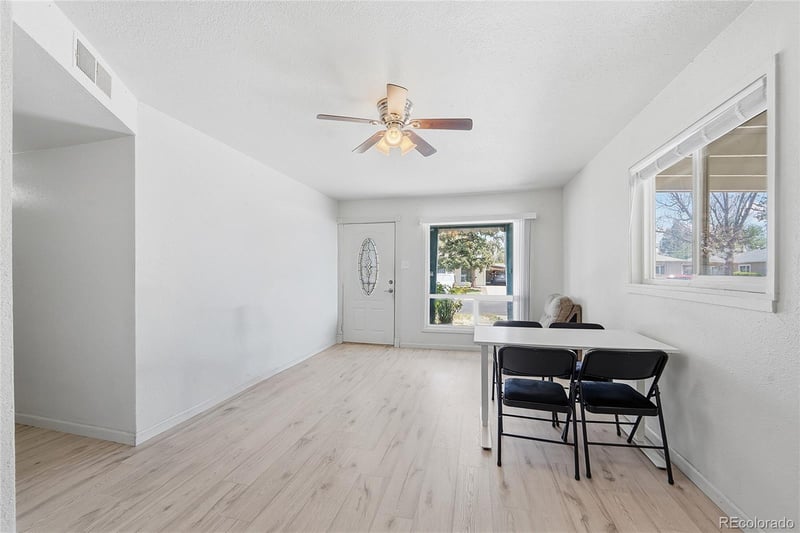 1281 Worchester St, Aurora, CO 80011