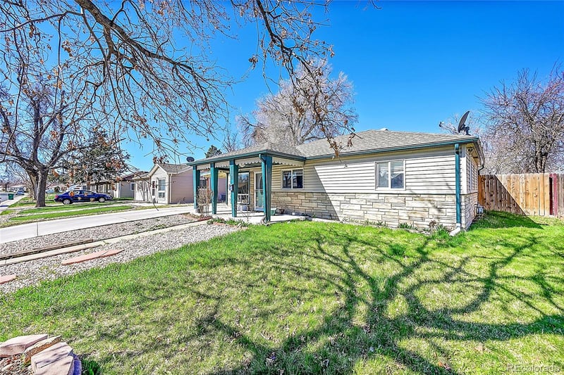 1281 Worchester St, Aurora, CO 80011