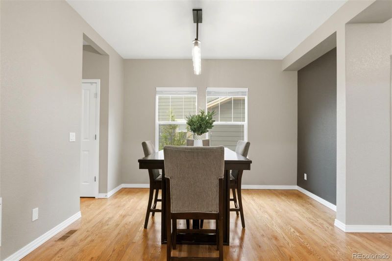 25295 E Park Crescent Dr, Aurora, CO 80016
